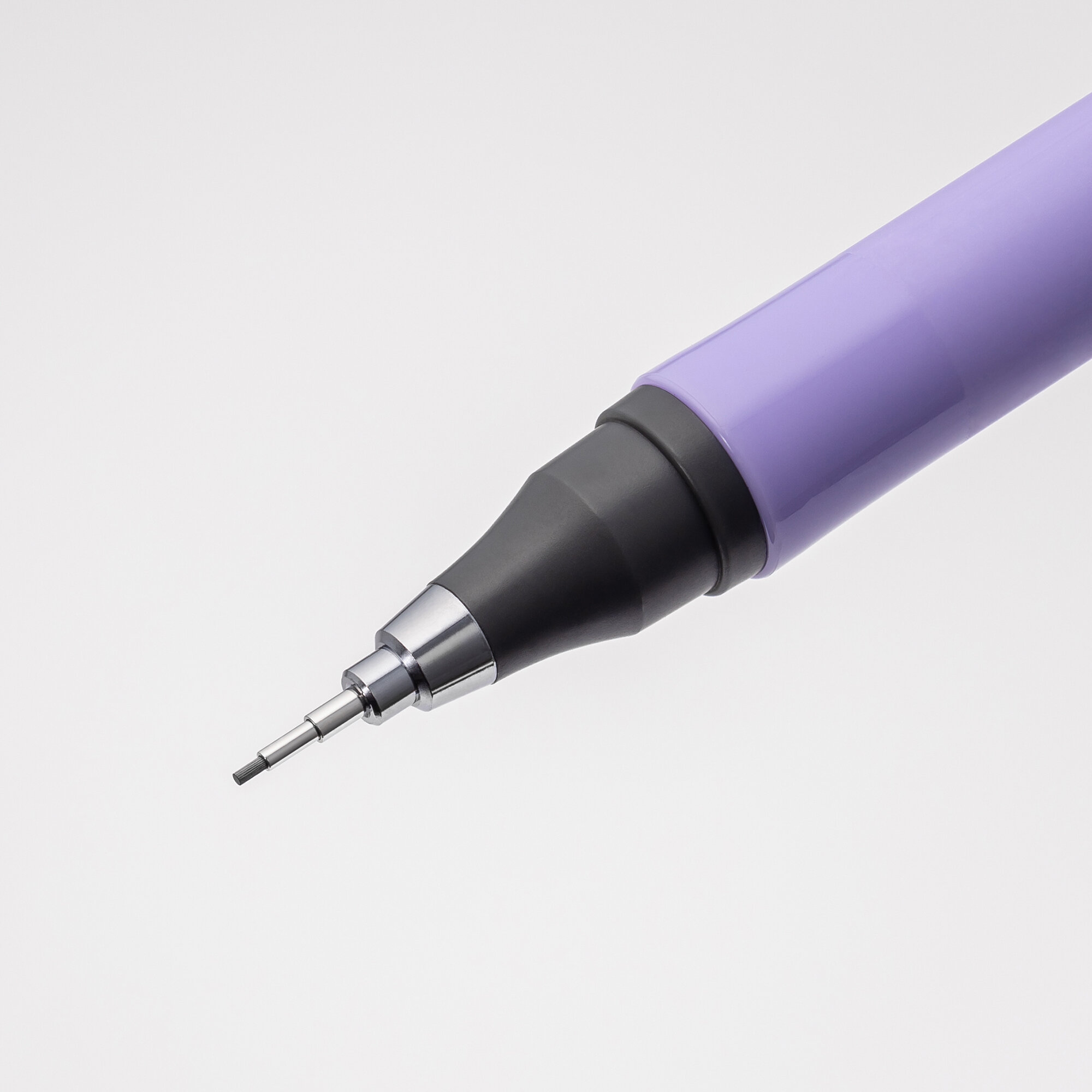 のぞき込まなくても書いている文字が見えやすいシャープペン『リント